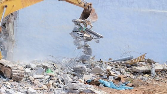 هدم مستودعات عشوائية يكشف تخزين وثائق أبناك وشركات بالنواصر