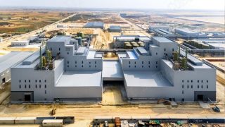 “كـــوبكـــو” تدشن أول وحــدة صناعیــة لمــواد بطاریــات اللیثیــوم-أیــون في الجــرف الأصفــ