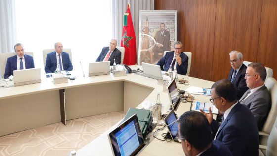 رئيس الحكومة يترأس اجتماعا للجنة قيادة البرنامج الوطني للتزويد بالماء الشروب ومياه السقي