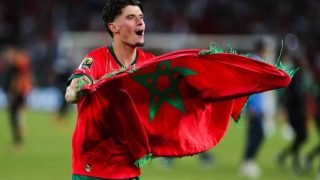 العزوزي يتلقى الإشادة من مدرب أوكسير الفرنسي