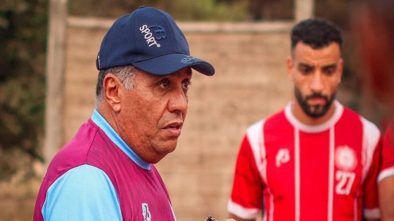 الطاوسي يصر على مواصلة عمله والكوكب في ورطة
