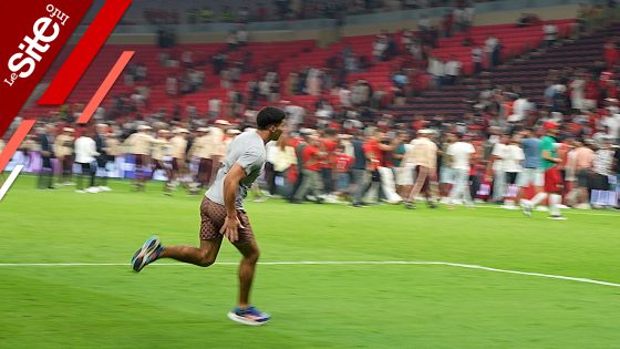 مشجعون يقتحمون الملعب لالتقاط صور بعد مباراة المغرب والنيجر والأمن يتدخل لإخلائه -فيديو