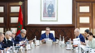 الحكومة تصادق على تعيينات عليا في وزارتي “الصحة” و”الإسكان”