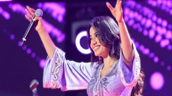رحمة رياض تستحضر ذكريات أولى حفلاتها بالمغرب -صور