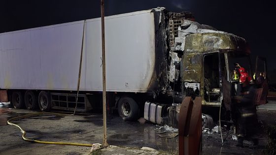 احتراق شاحنة من الحجم الكبير على طريق أكادير- تزنيت