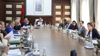 الحكومة تصادق على إحداث منطقتين للتسريع الصناعي بفاس والصخيرات