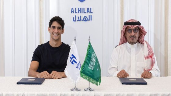 الهلال يمدد ارتباطه بياسين بونو