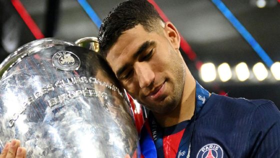 حكيمي في قائمة المرشحين لتشكيلة FIFPRO المثالية