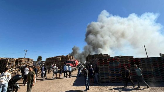 اندلاع حريق مهول في مستودع للخشب يثير الاستنفار نواحي المحمدية -فيديو