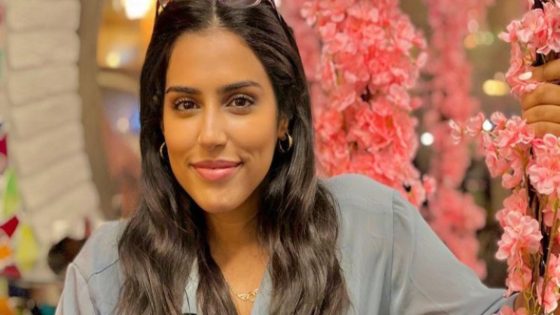 رجاء بلمير تتفاعل مع صور زواجها بطريقة طريفة -صورة