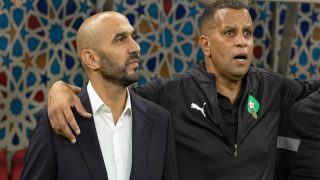 الركراكي يعلّق على إمكانية مواجهة الجزائر في نصف نهائي “الكان”