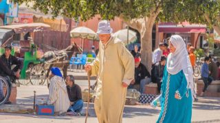 برلمانية تسائل وزيرة المالية حول مآل الزيادة في معاشات المتقاعدين