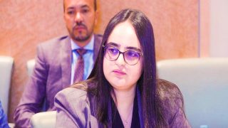 لمغور تقطر الشمع على البيجيدي: “كائنات سياسية بكلام كثير وإنجاز منعدم”