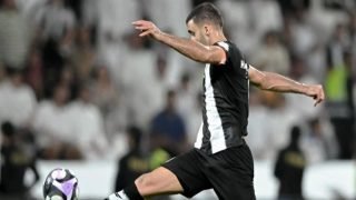 الشباب يعلن آخر تطورات إصابة حمد الله
