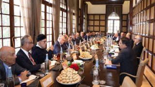 الأحزاب السياسية تشيد بالمقاربة التشاركية للملك من أجل تفصيل وتحيين مبادرة الحكم الذاتي