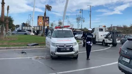 انقلاب سيارة إسعاف بأحد مدارات تطوان