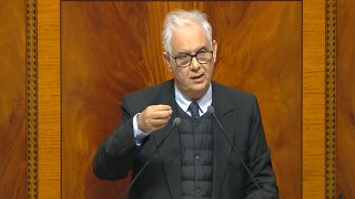 برلماني يحرج الوزير بركة: “طرقاتنا لم تعد بها حفر وإنما آبار”