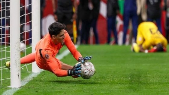 ياسين بونو يتوج بجائزة جديدة قبل نهائي “كان” المغرب