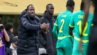 صحيفة بريطانية تدعو إلى سحب لقب “الكان” من السنغال وإيقاف نشاط بابي ثياو مدى الحياة