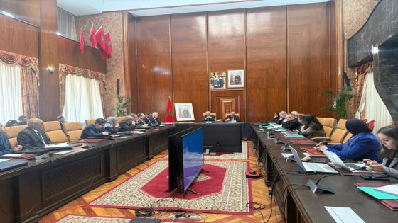 “مهيدية” يقود اجتماعا لتسريع معالجة المباني الآيلة للسقوط بالبيضاء