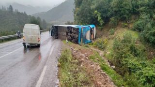 انقلاب حافلة لنقل المسافرين نواحي شفشاون