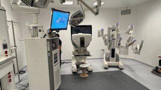 من الترافع البرلماني إلى غرفة العمليات.. فاس تدخل عصر الجراحة الروبوتية بـ39,6 مليون درهم