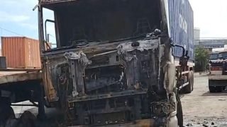 حريق مهول يلتهم شاحنتين بالبيضاء ويتسبب في احتراق 20 مليون سنتيم