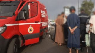 سائق حافلة ينجو من الموت بعد اصطدام قوي بنخلة بمدخل العرائش