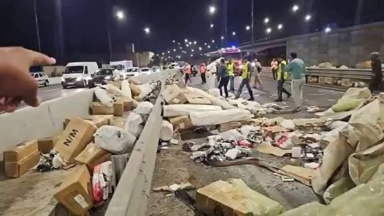 مصرع سائق شاحنة إثر انقلابها على الطريق الرابطة بين الدار البيضاء والمحمدية