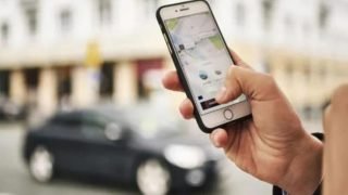 برلمانية تطلب التعجيل بتقنين خدمات النقل عبر التطبيقات بالمغرب