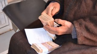 ديون الأسر المغربية ترتفع إلى 456 مليار درهم