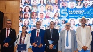 جامعة محمد الخامس تكرم متطوعي المنتدى العالمي الخامس للسوسيولوجيا بحضور المكتب الوطني للأعمال الجامعية الاجتماعية والثقافية