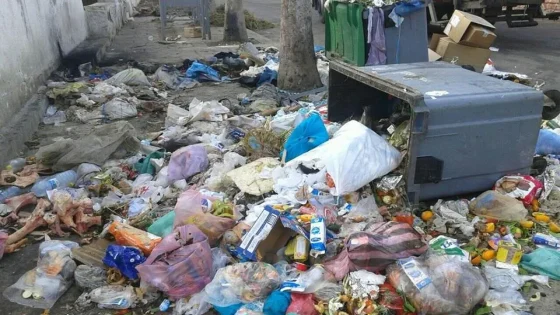 مدينة الجديدة تحت جبال القمامة…عودة أزمة النفايات المنزلية للشوارع
