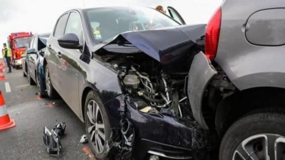 اصطدام بين سيارتين ودراجة يخلف قتيلا نواحي الدريوش